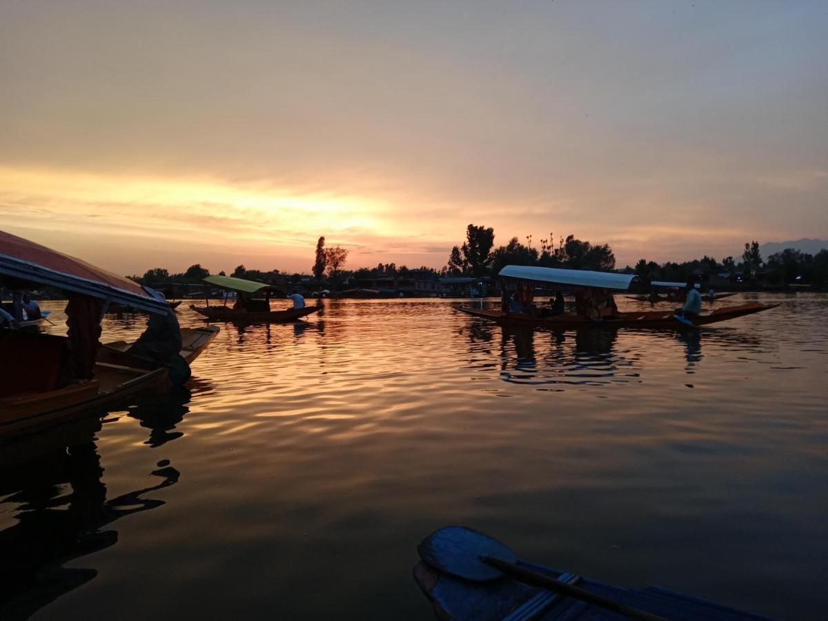 Goona Palace Houseboats Srīnagar Екстериор снимка