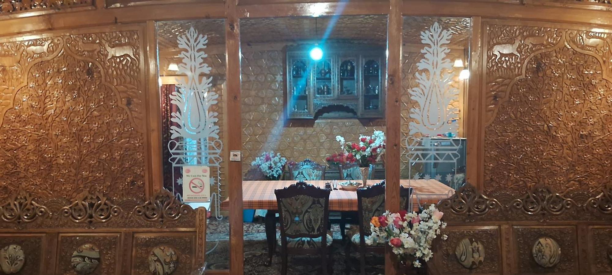 Goona Palace Houseboats Srīnagar Екстериор снимка