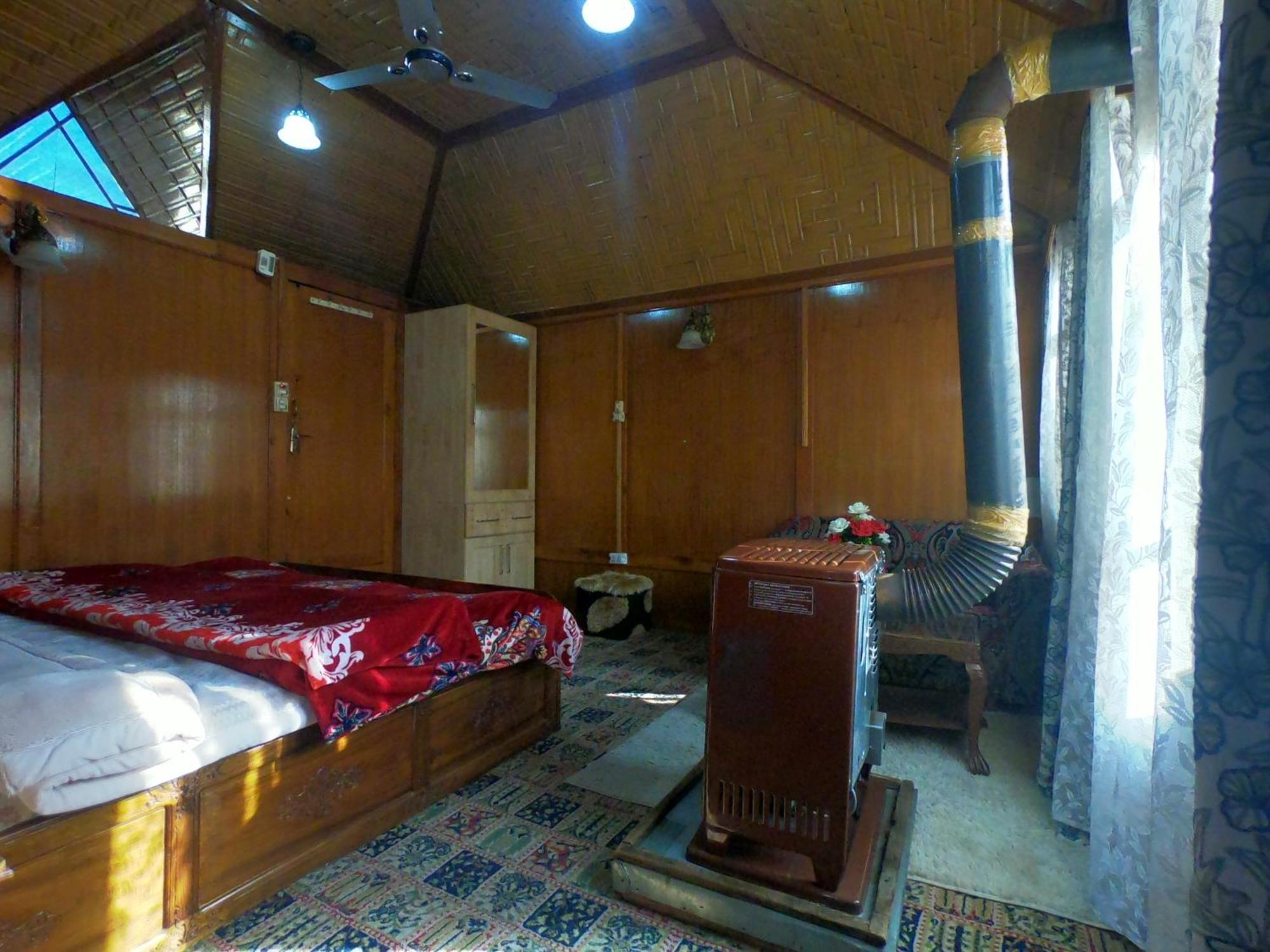 Goona Palace Houseboats Srīnagar Екстериор снимка