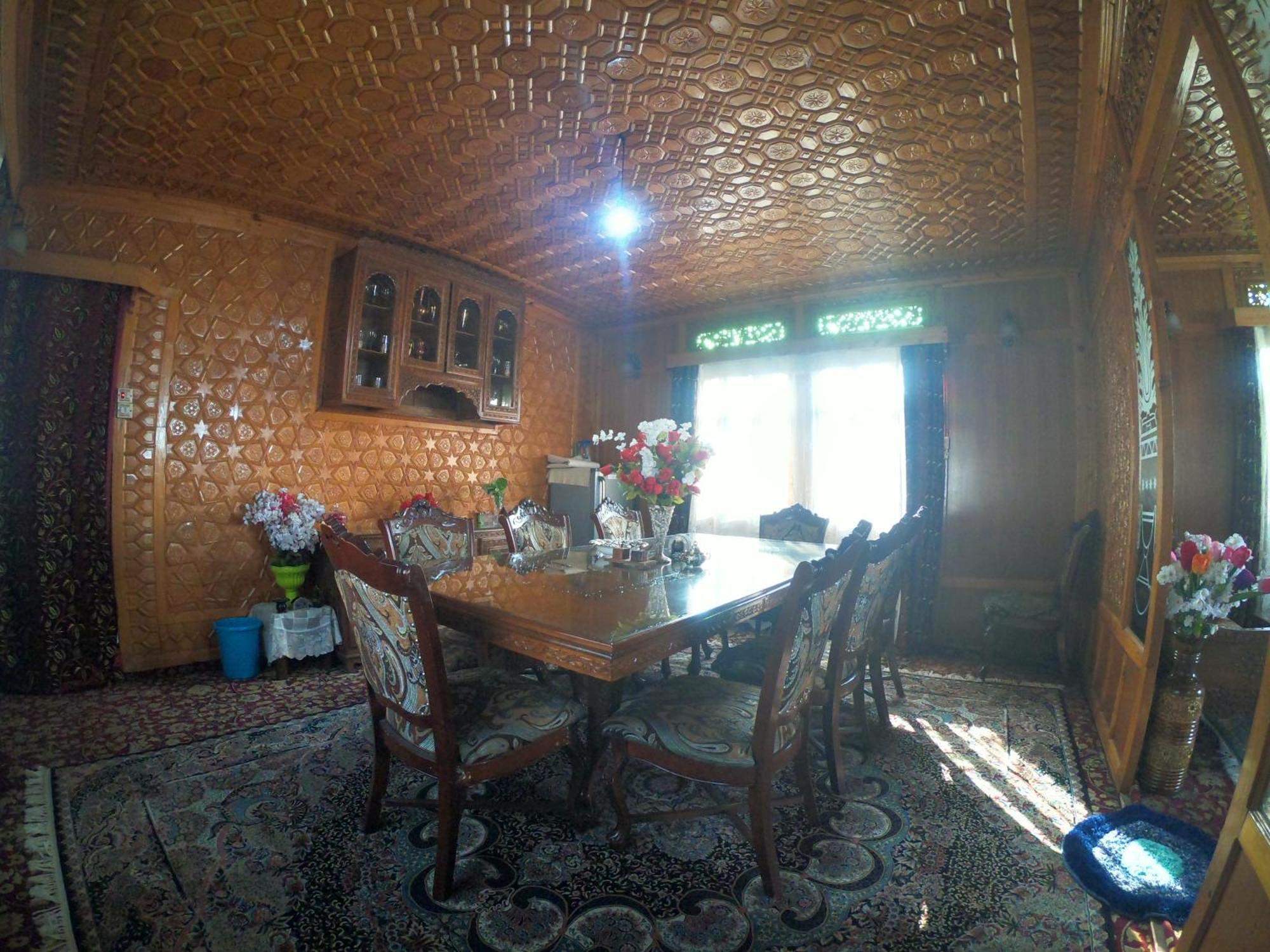 Goona Palace Houseboats Srīnagar Екстериор снимка