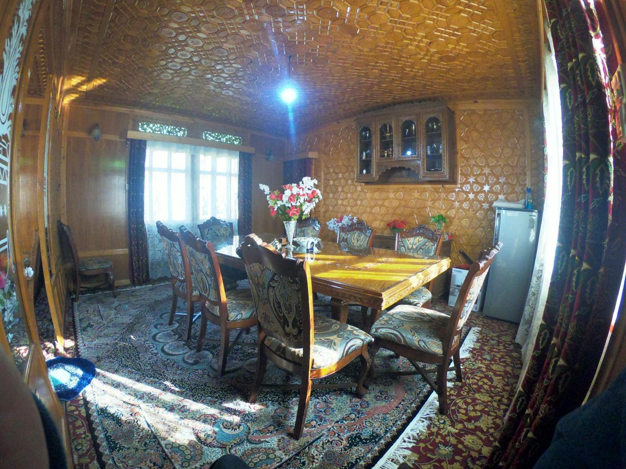Goona Palace Houseboats Srīnagar Екстериор снимка