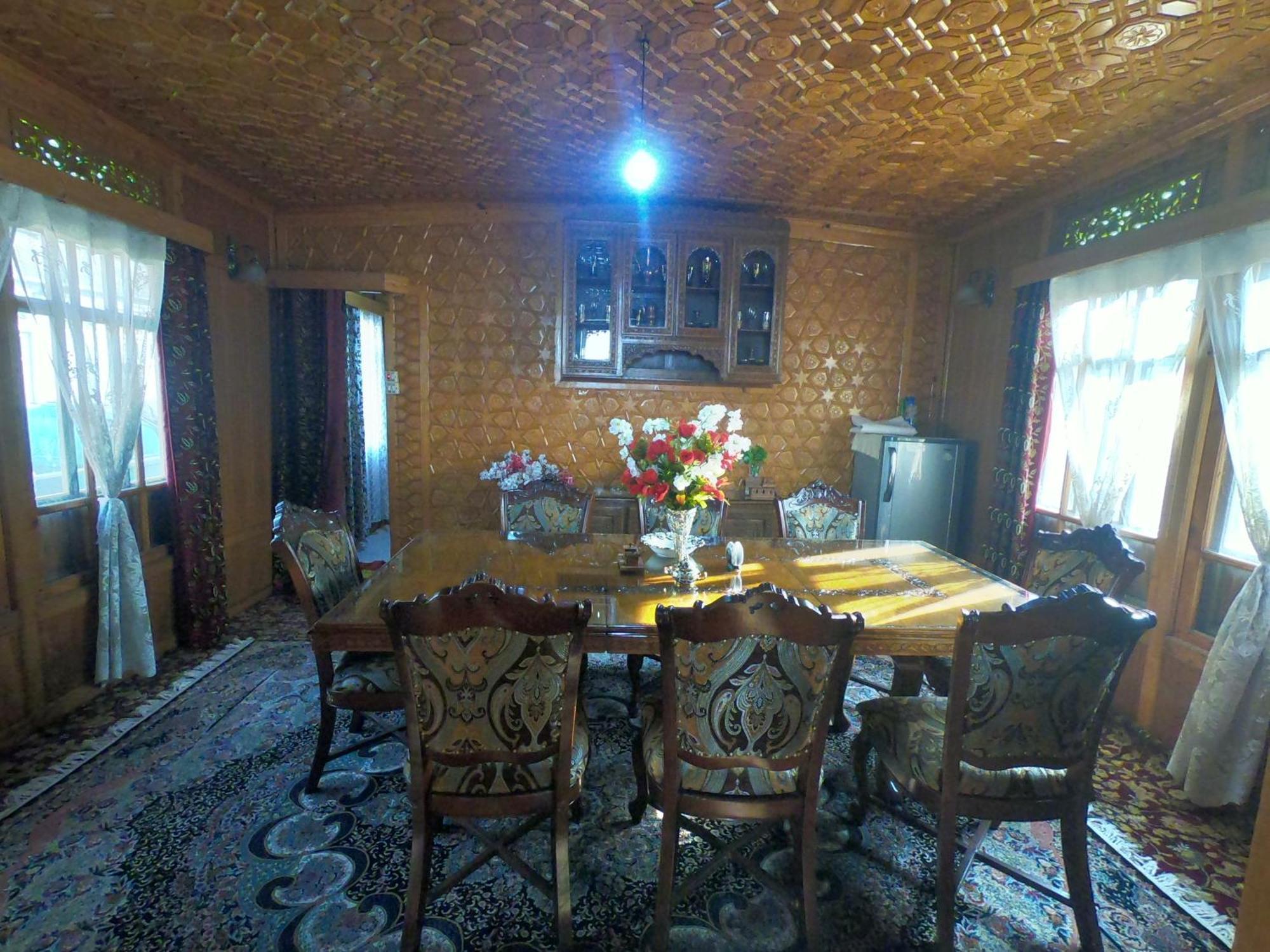 Goona Palace Houseboats Srīnagar Екстериор снимка