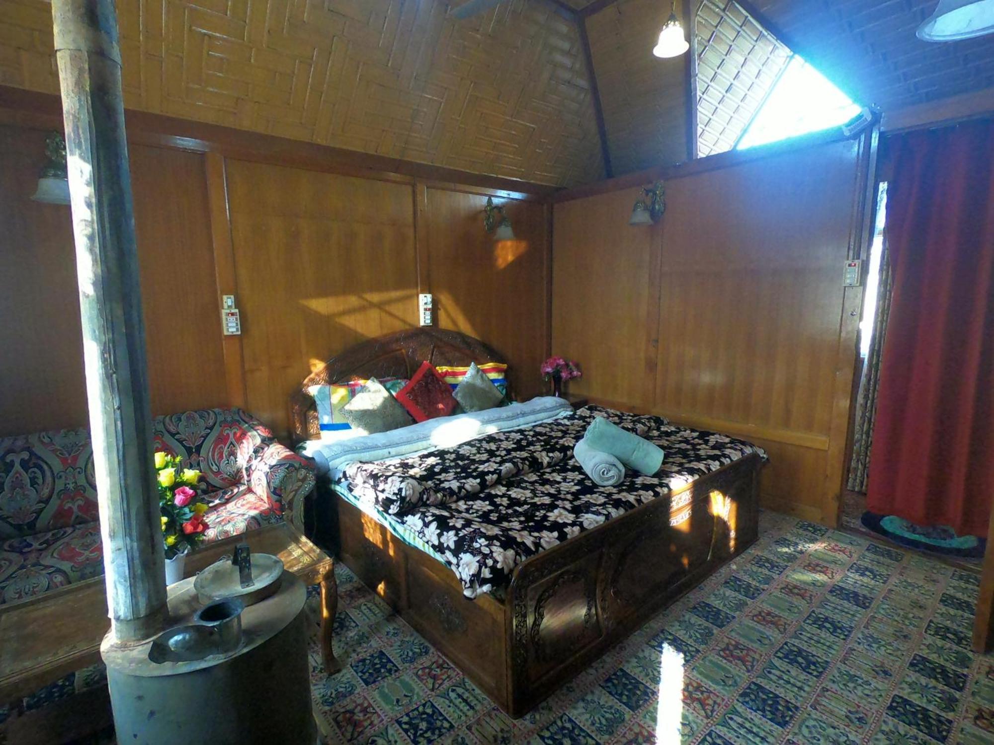 Goona Palace Houseboats Srīnagar Екстериор снимка