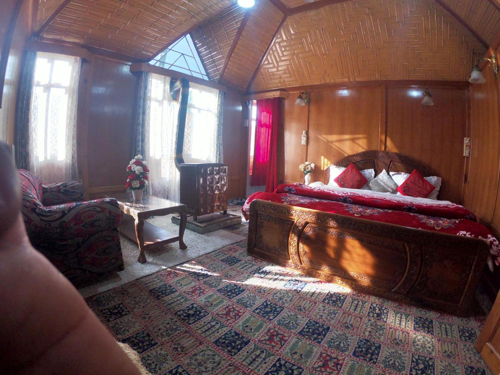 Goona Palace Houseboats Srīnagar Екстериор снимка