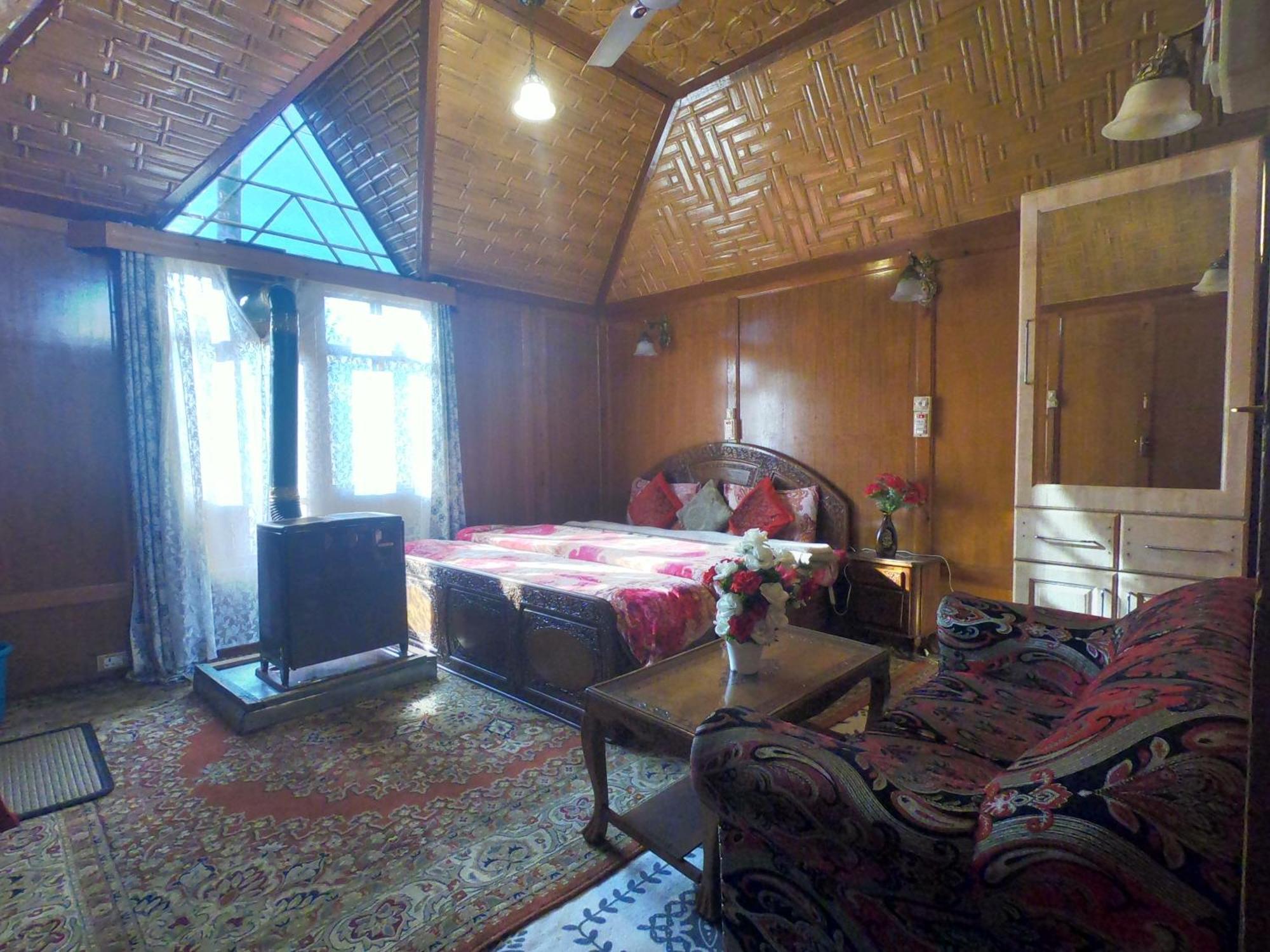 Goona Palace Houseboats Srīnagar Екстериор снимка