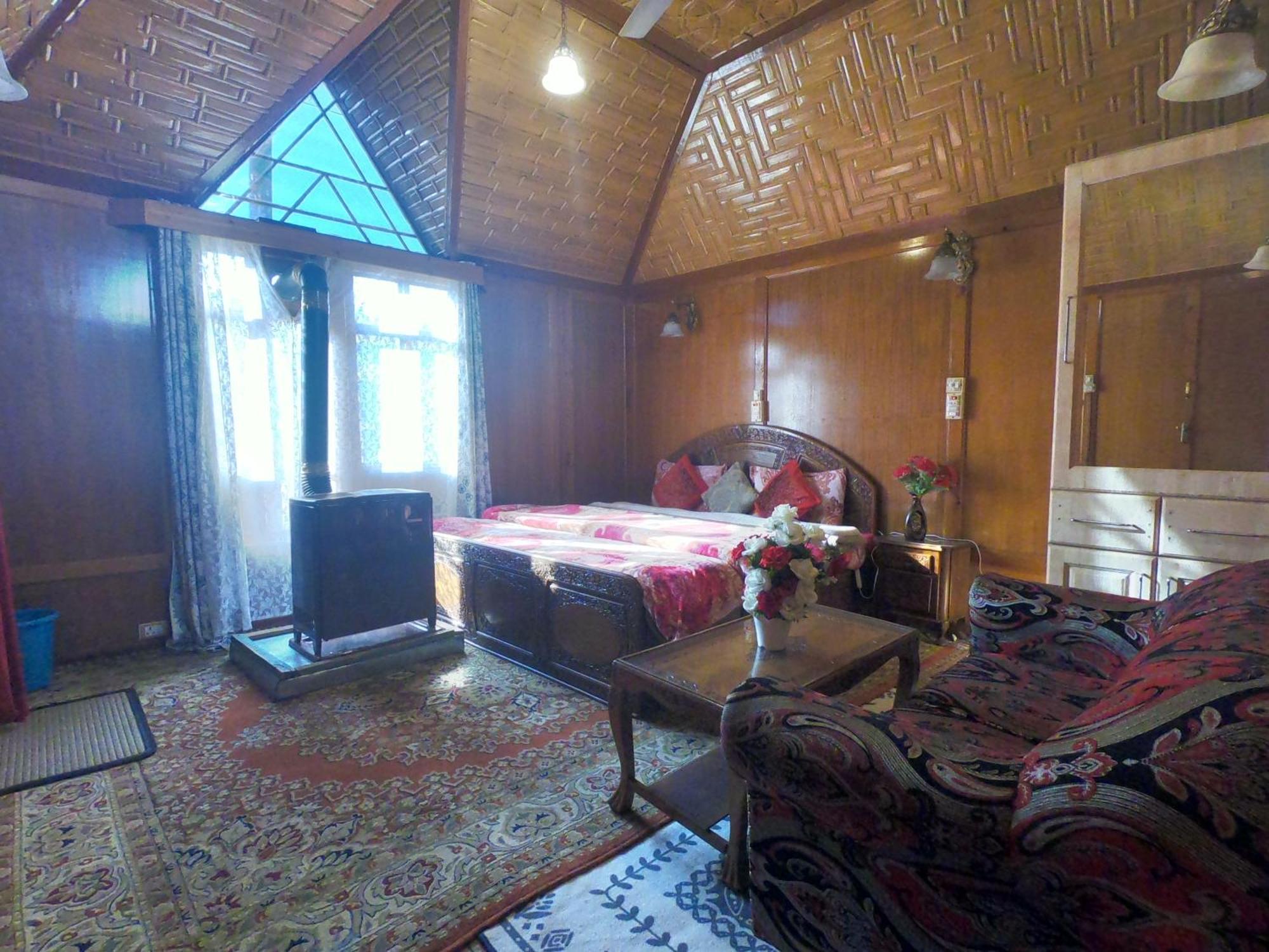 Goona Palace Houseboats Srīnagar Екстериор снимка