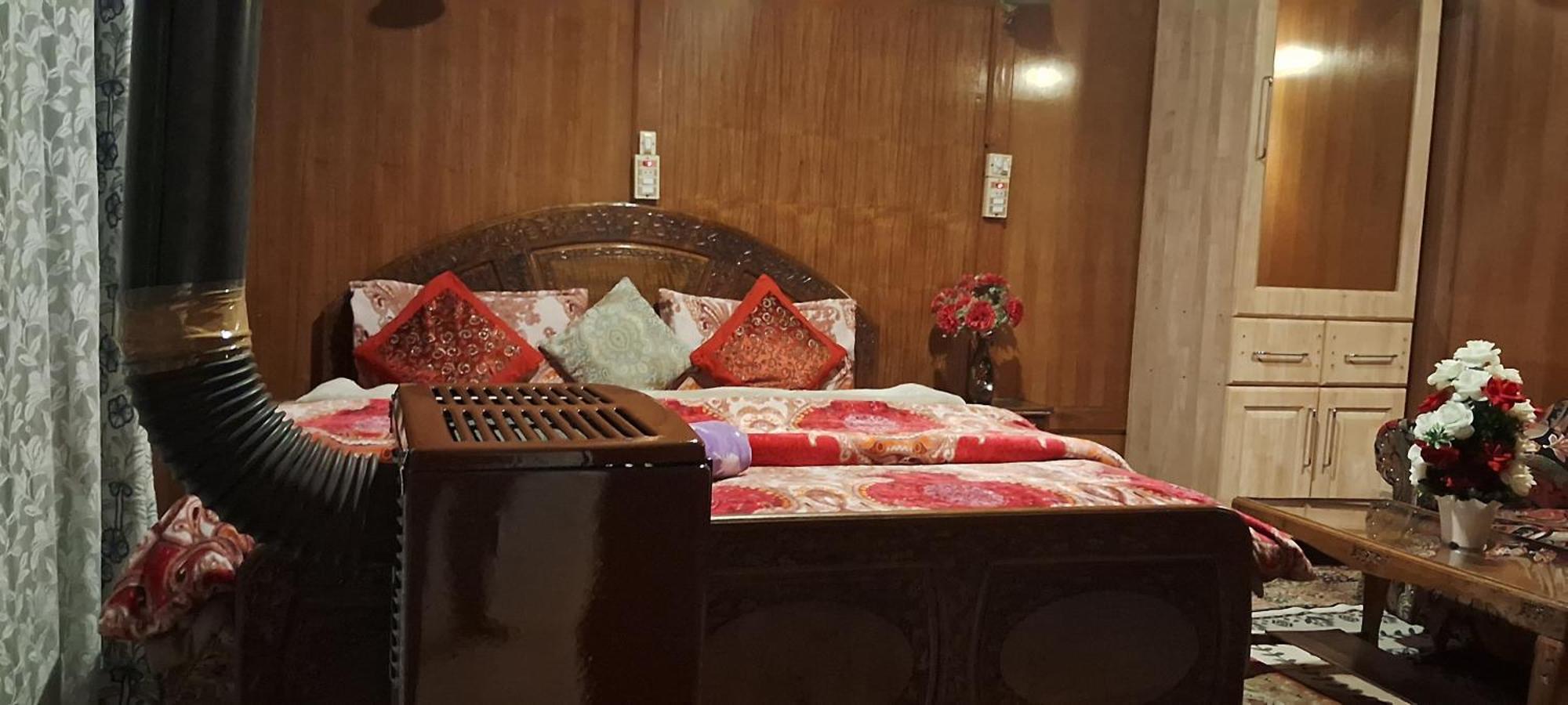 Goona Palace Houseboats Srīnagar Екстериор снимка