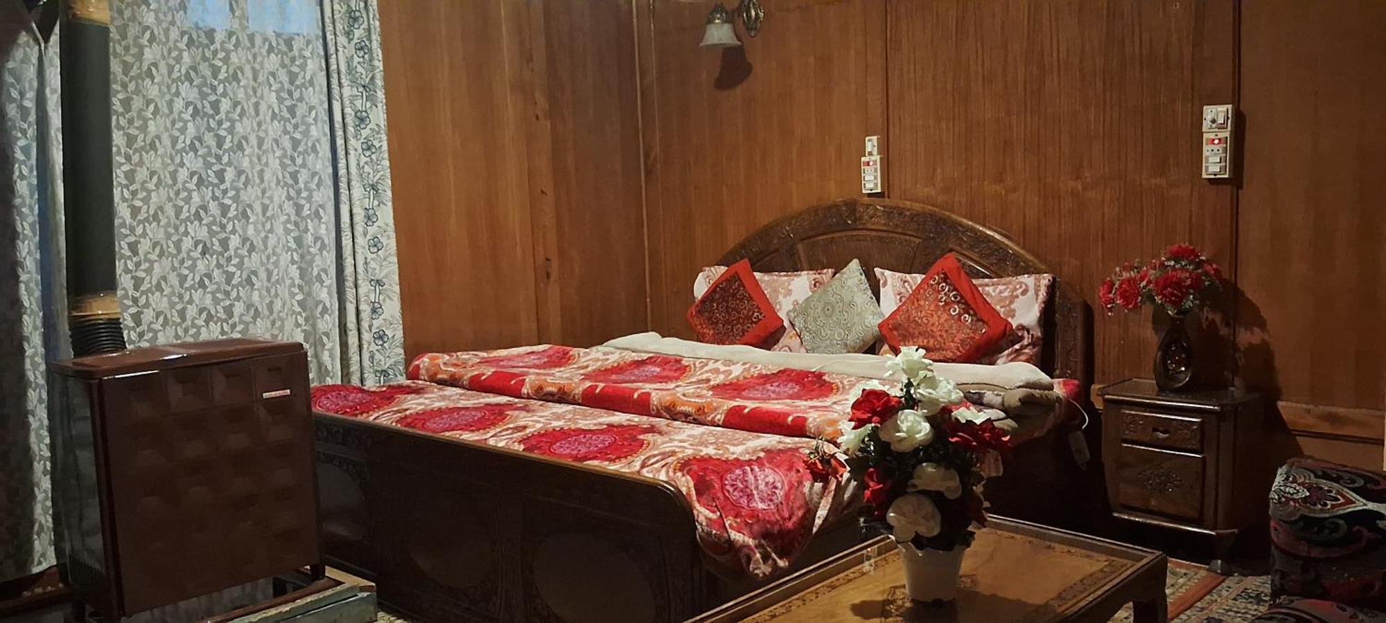 Goona Palace Houseboats Srīnagar Екстериор снимка