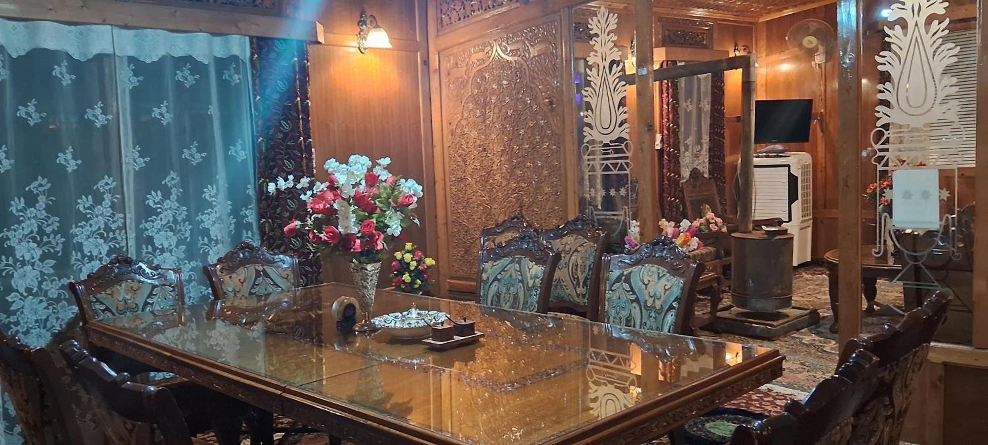 Goona Palace Houseboats Srīnagar Екстериор снимка