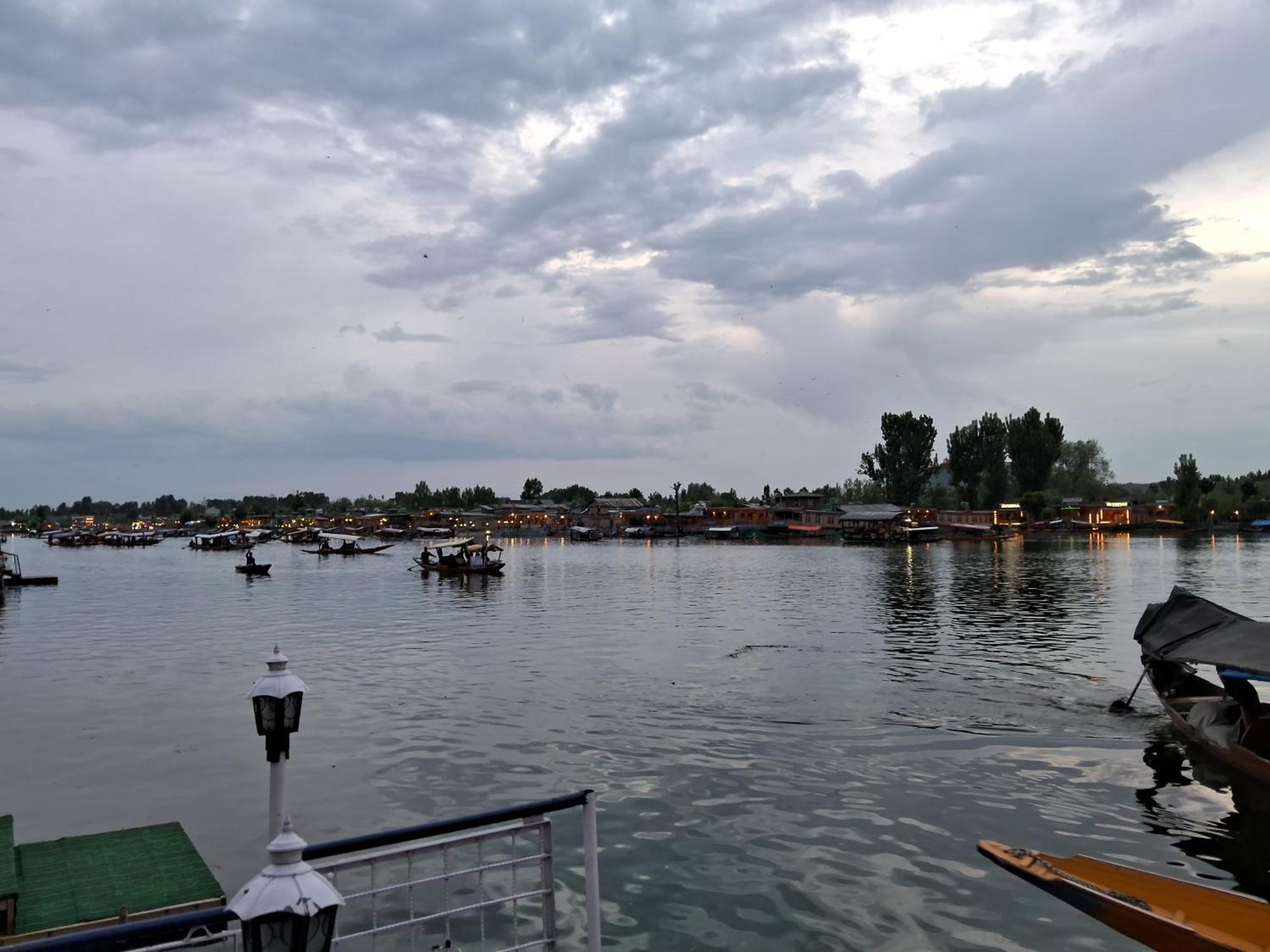 Goona Palace Houseboats Srīnagar Екстериор снимка