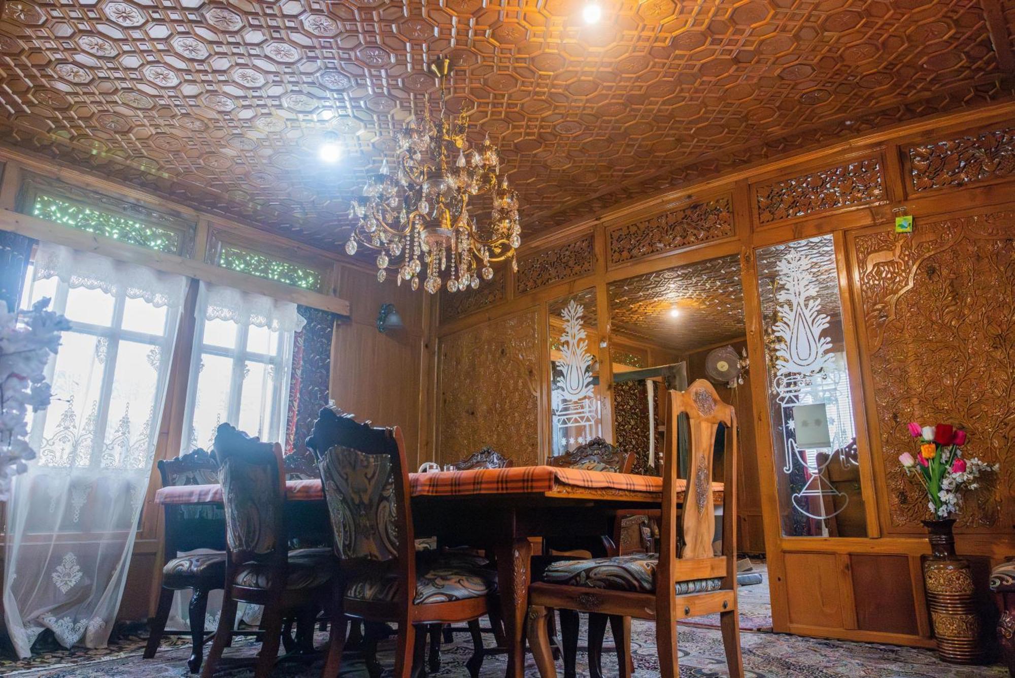 Goona Palace Houseboats Srīnagar Екстериор снимка