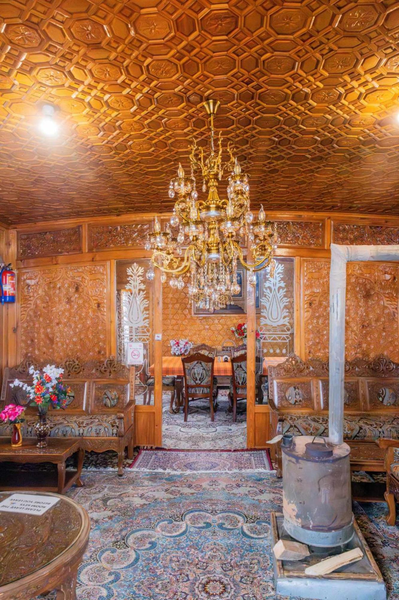 Goona Palace Houseboats Srīnagar Екстериор снимка