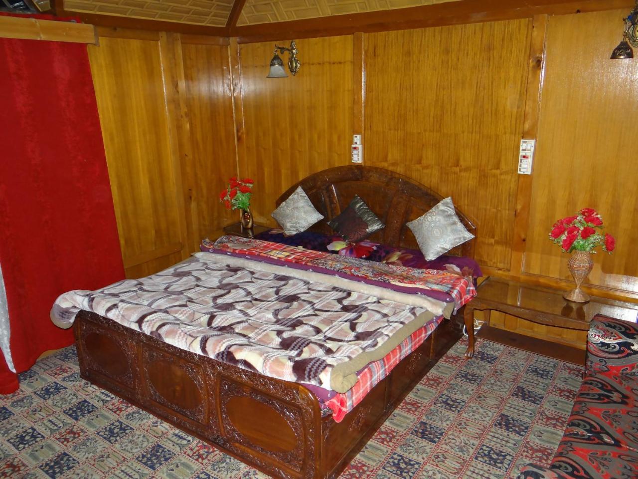 Goona Palace Houseboats Srīnagar Екстериор снимка