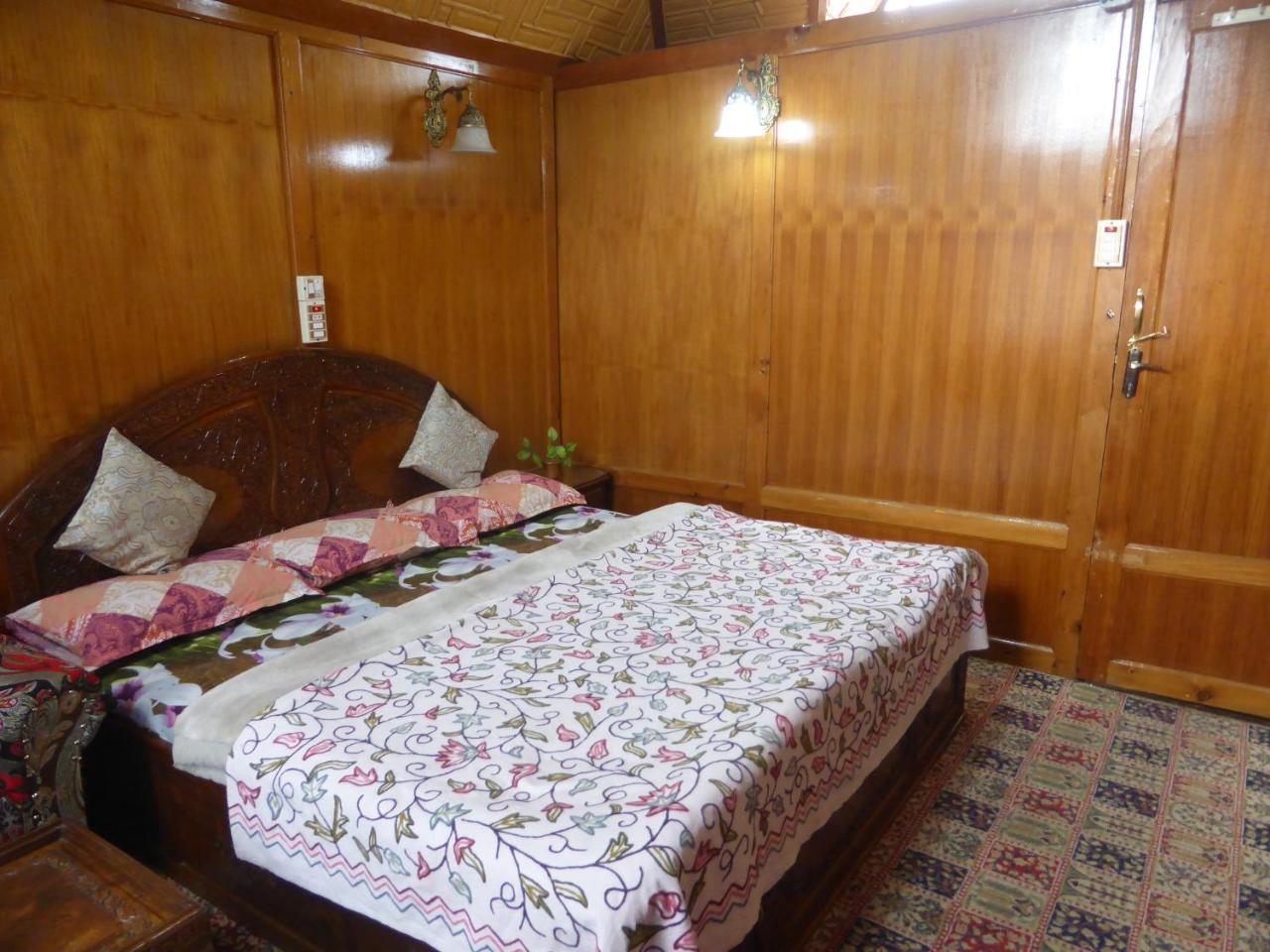 Goona Palace Houseboats Srīnagar Екстериор снимка
