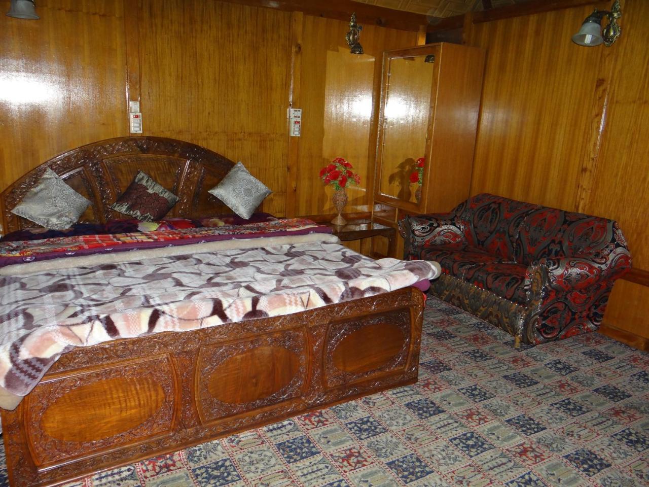 Goona Palace Houseboats Srīnagar Екстериор снимка
