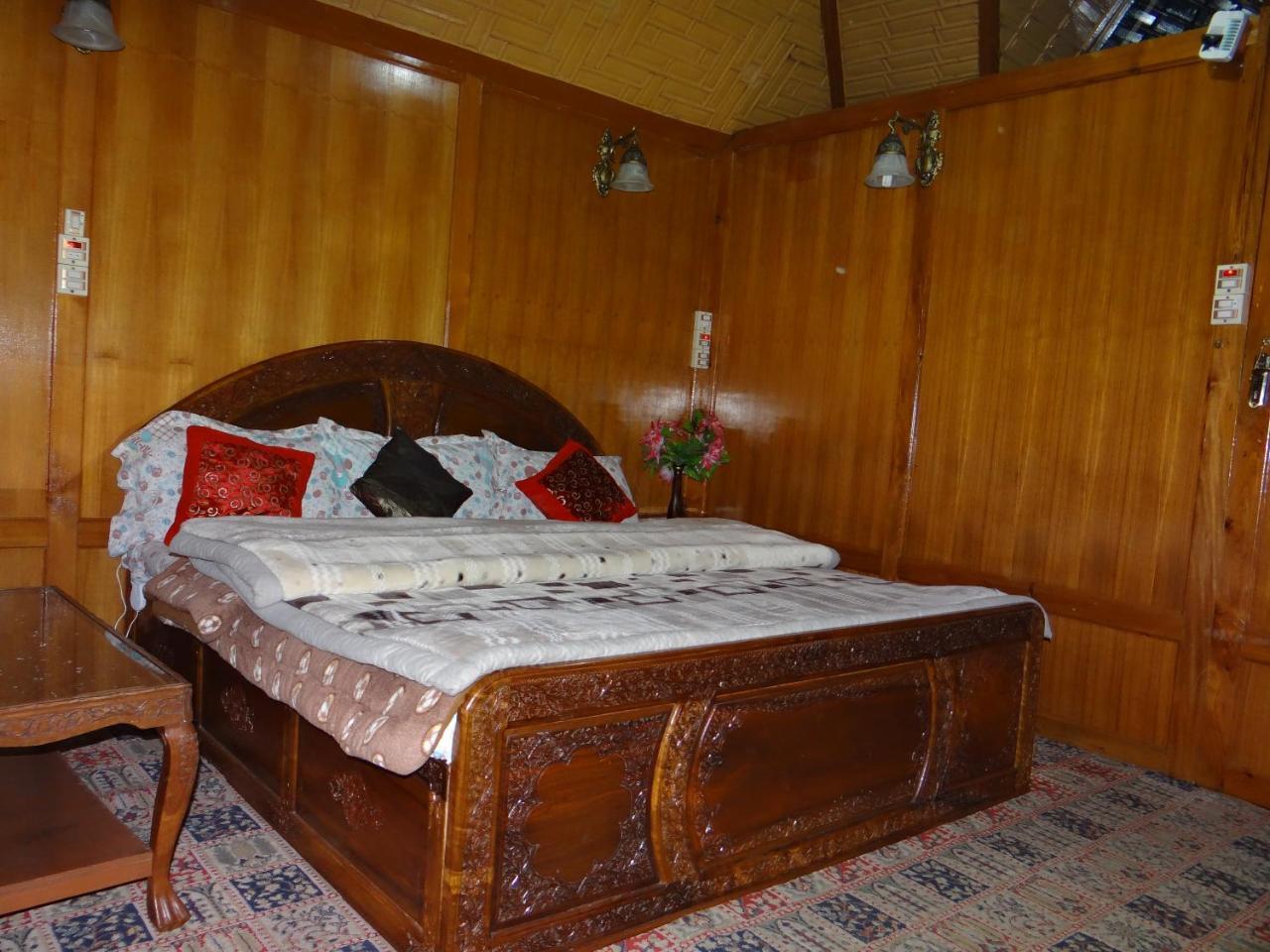 Goona Palace Houseboats Srīnagar Екстериор снимка
